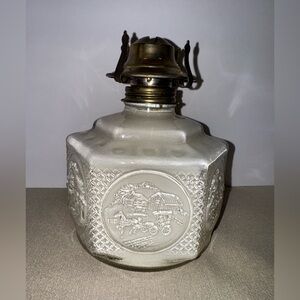 Vintage Lamplight Farms White Oil Lamp Kerosene Lamps Horse and Buggy Scene